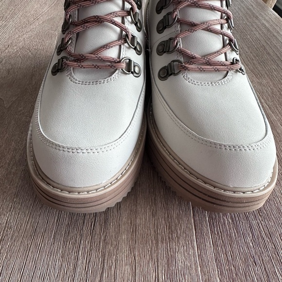 Teva Boots Midform Lace Up Leather Winter Fall Hiking White Swan W's 10 NWB - Picture 10 of 16